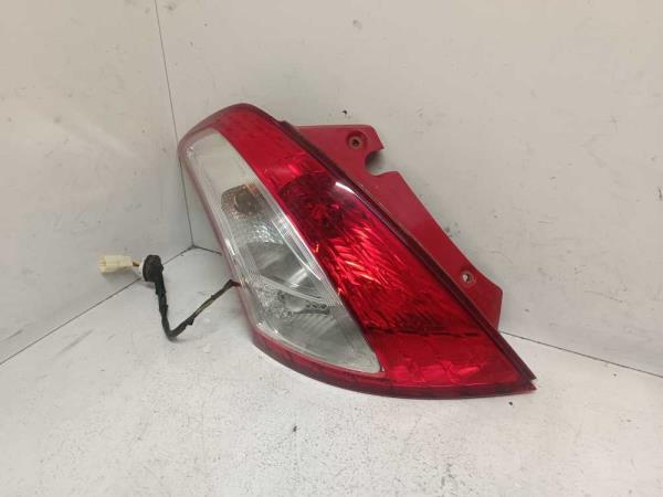 FEU ARRIERE GAUCHE SUZUKI - Vue 1